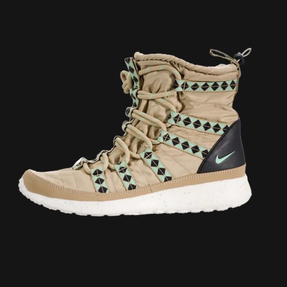 Nike Roshe One Run High Sneaker Boot Sherpa Lined Running Shoe